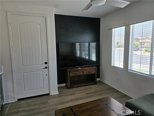 Fontana, CA 92336,15547 Kings Peak DR