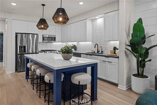 Compton, CA 90220,1652 W Sycamore DR