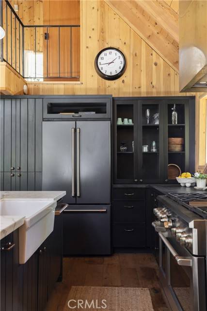 Lake Arrowhead, CA 92352,433 Annandale DR