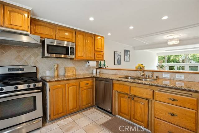 Burbank, CA 91505,4320 W Kling ST 27