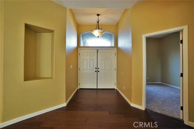 Hanford, CA 93230,845 E Redwood CIR