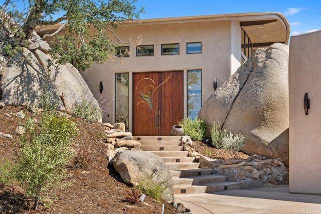 Escondido, CA 92026,10027 Tall Oak DR