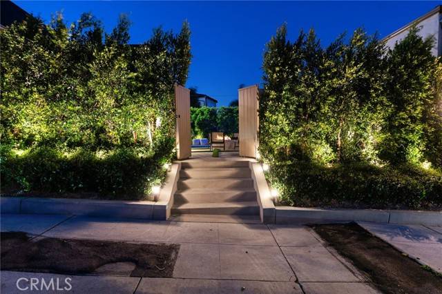 View Park, CA 90043,4730 Angeles Vista BLD