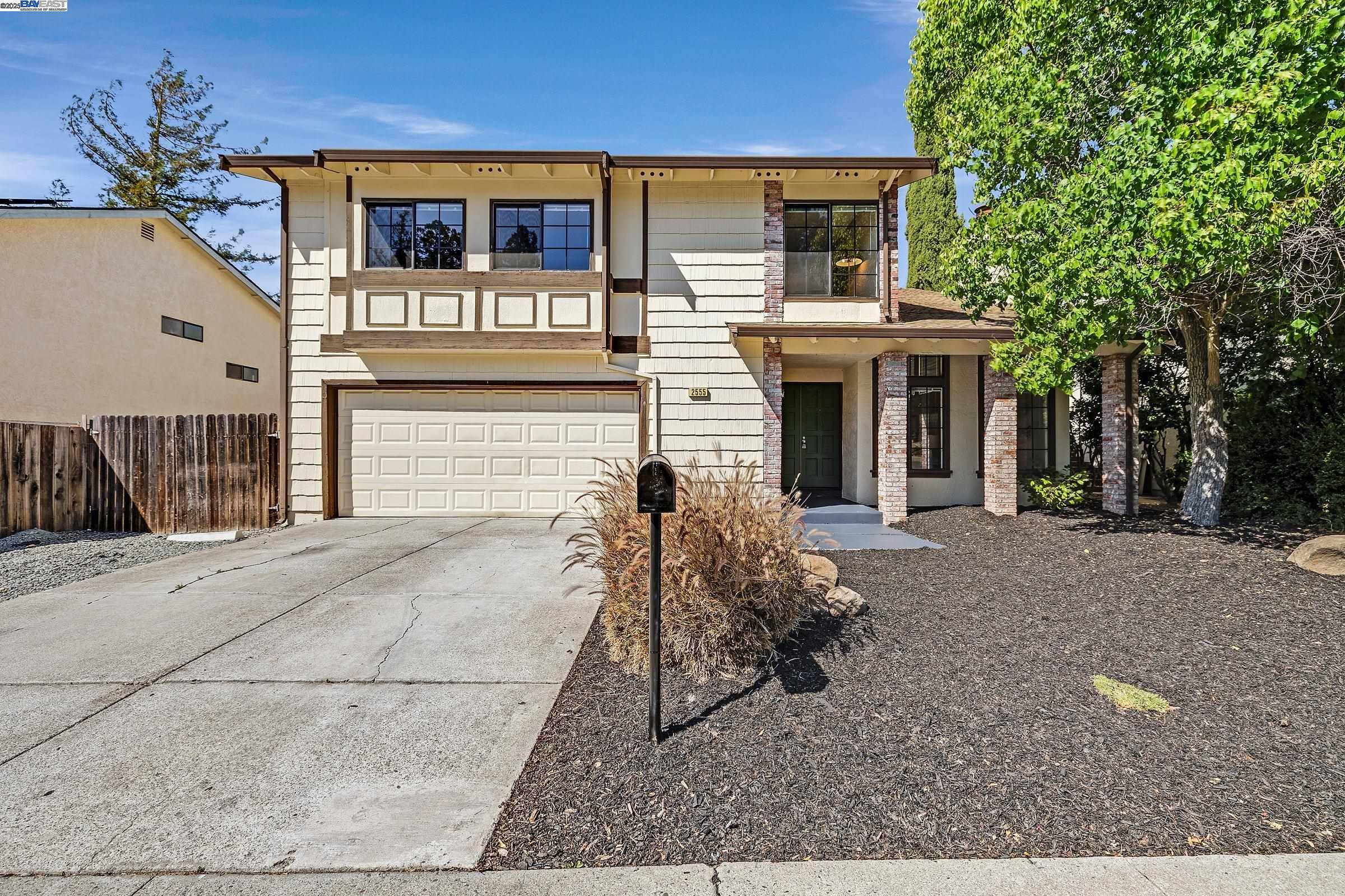 Martinez, CA 94553,2555 Pine St