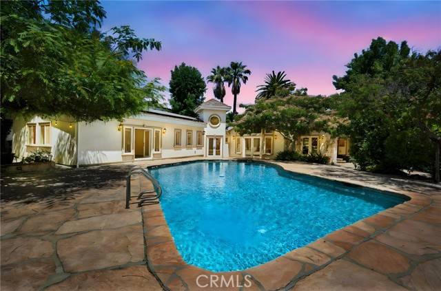 Tarzana, CA 91356,18930 Wells DR