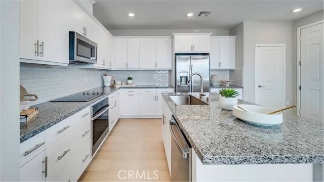 Ontario, CA 91761,2591 Cloudview Privado