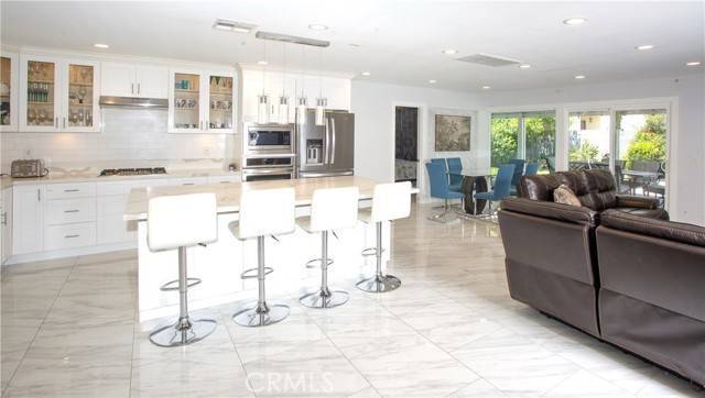 Huntington Beach, CA 92647,6051 Summerdale DR