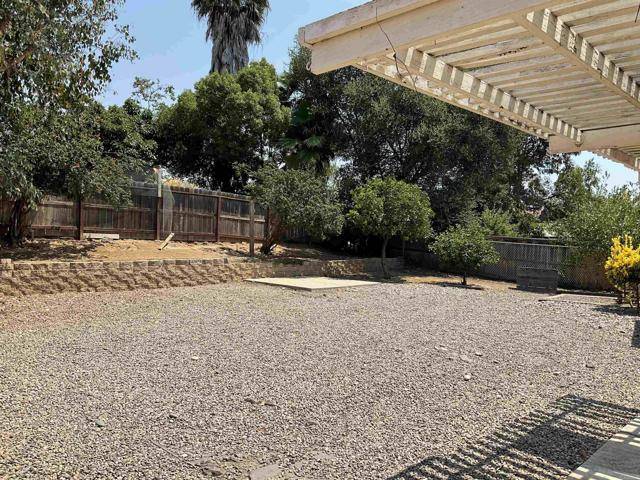 Fallbrook, CA 92028,1110 E ALVARADO ST