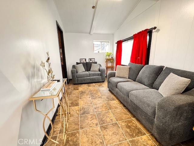 Paramount, CA 90723,15325 Orange Ave, D8