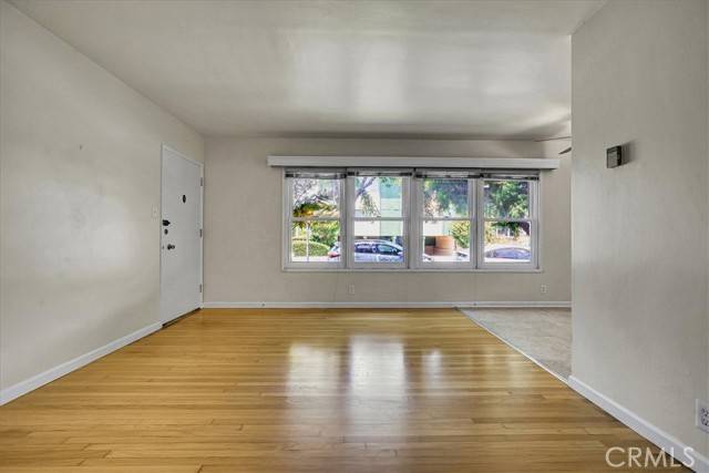 Long Beach, CA 90814,3042 E 3rd ST 3