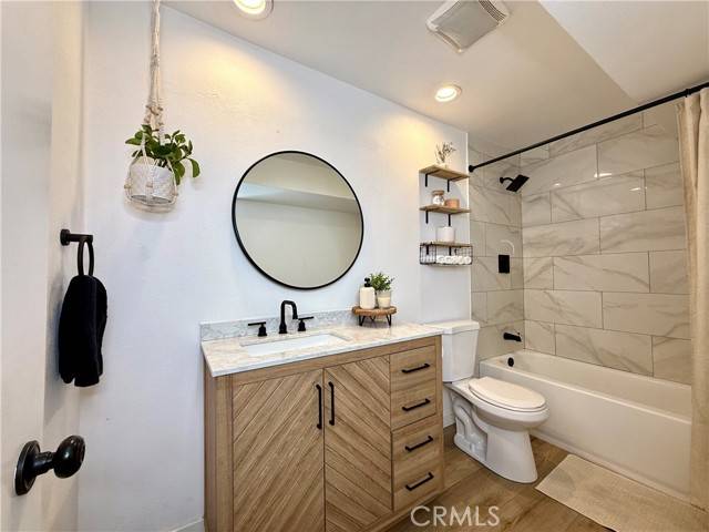 Long Beach, CA 90803,9116 Marina Pacifica DR