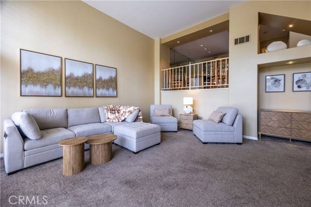 Huntington Beach, CA 92648,19341 Sawgrass LN