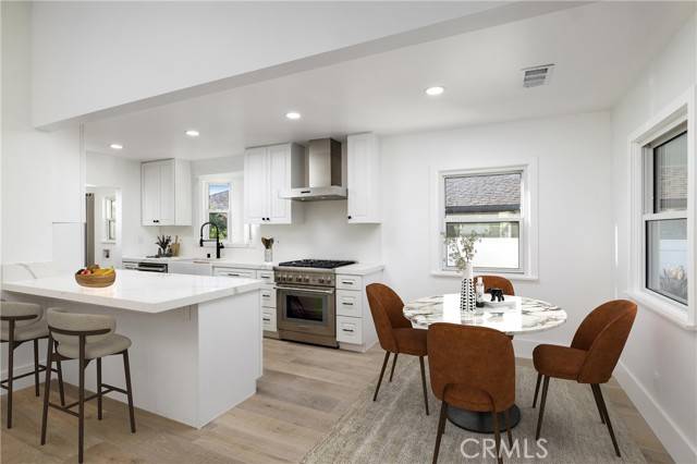 Huntington Beach, CA 92648,1821 Lake ST