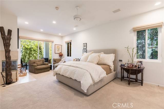 Encino, CA 91316,4921 Rupert AVE
