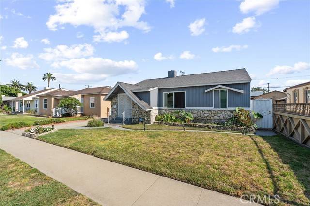 Long Beach, CA 90805,664 E Barry DR