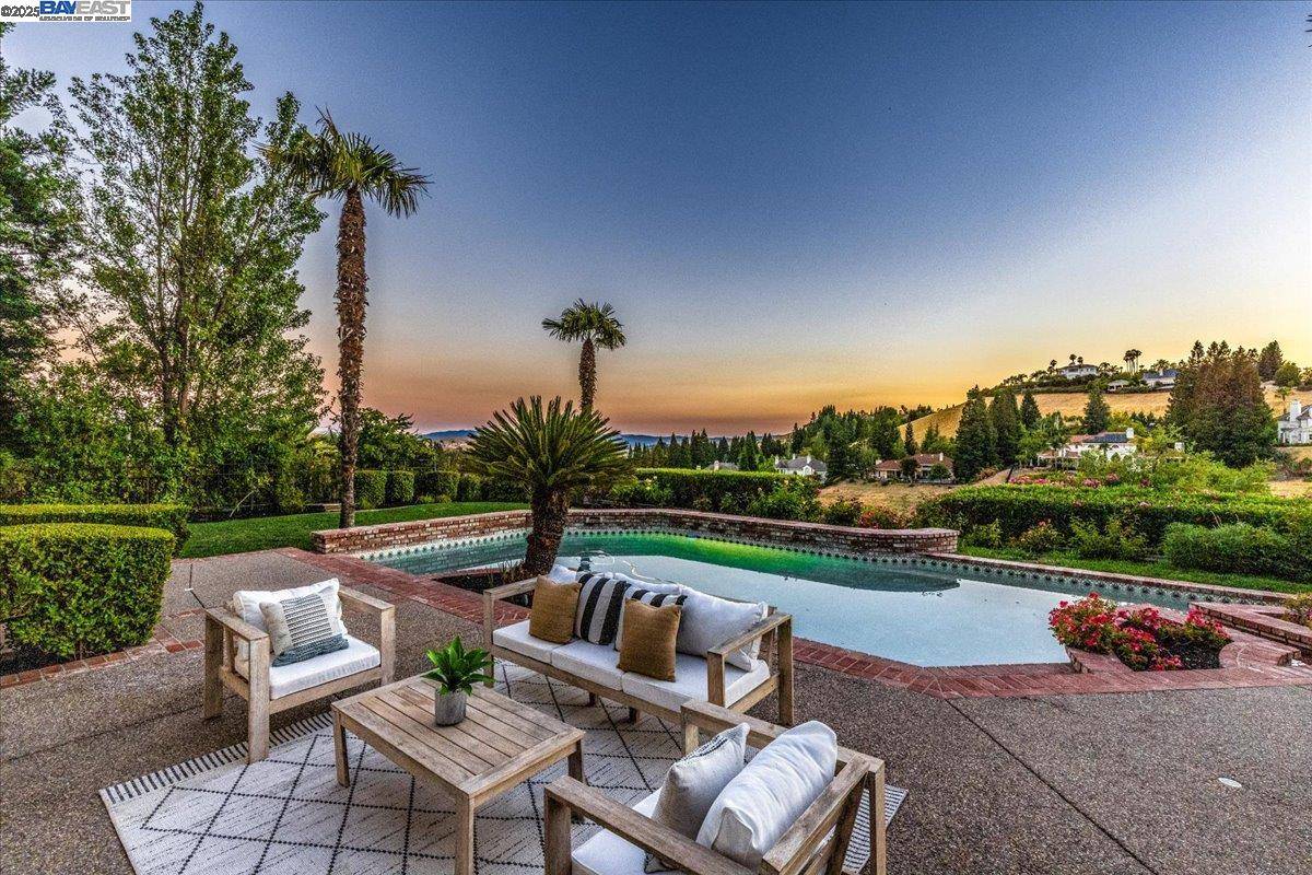 Danville, CA 94506,3411 Deer Ridge Dr