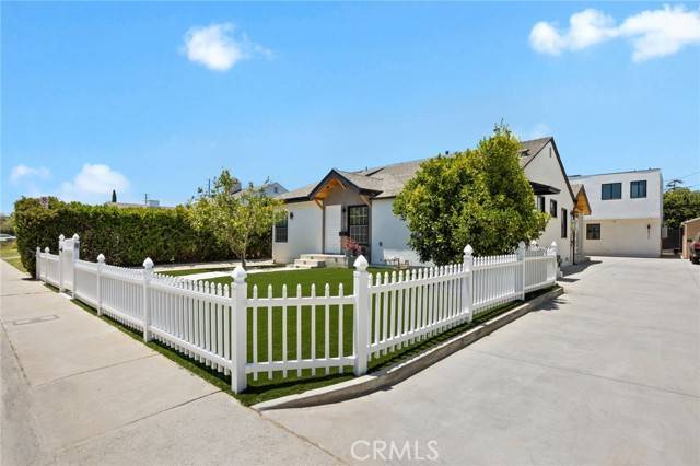 Los Angeles, CA 90045,8313 Kittyhawk AVE