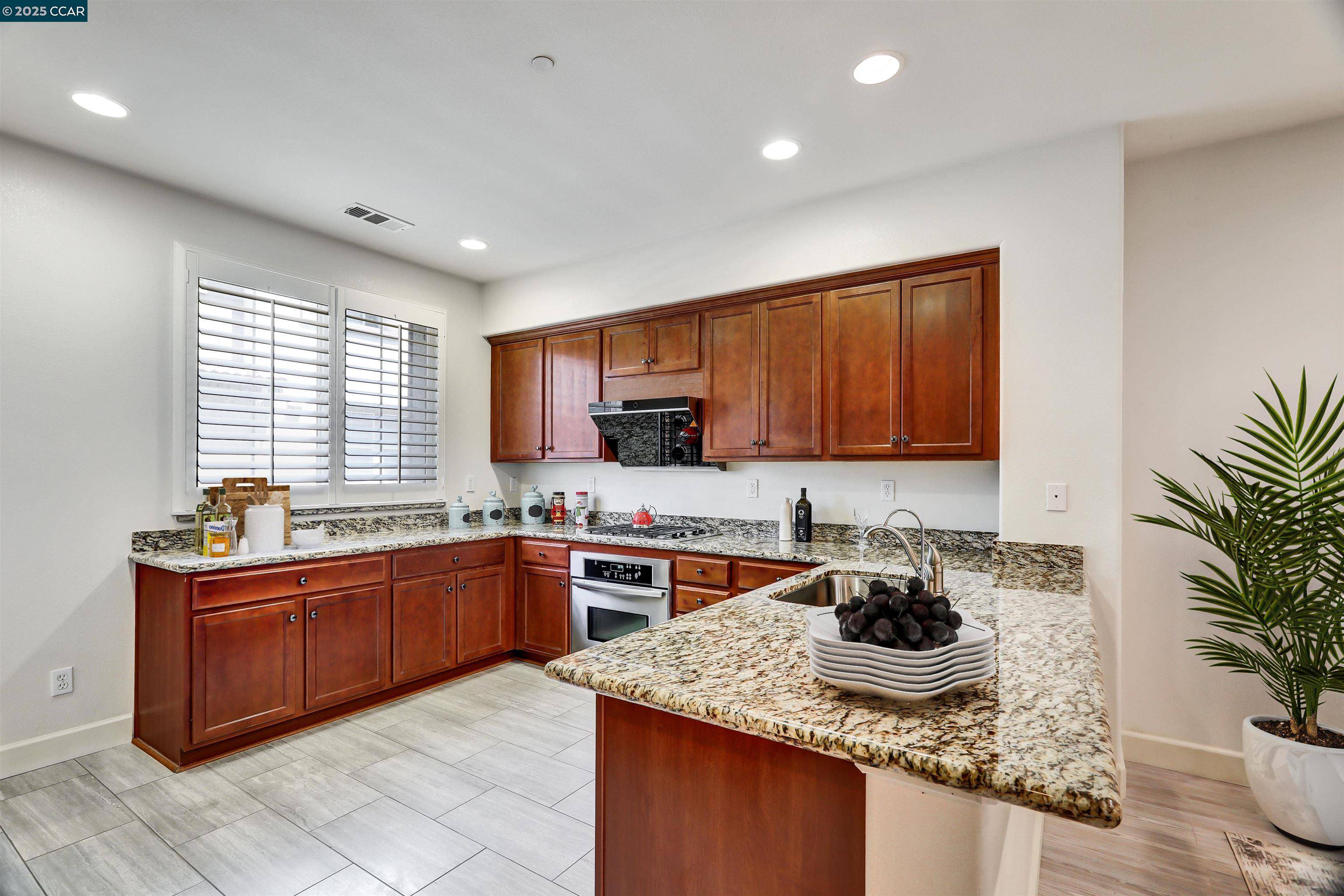 Hayward, CA 94541,273 Sullivan WAY
