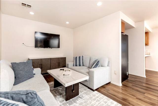 Rosamond, CA 93560,5732 Charan RD