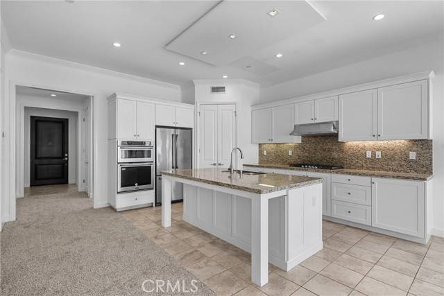 Irvine, CA 92620,82 Meander ST