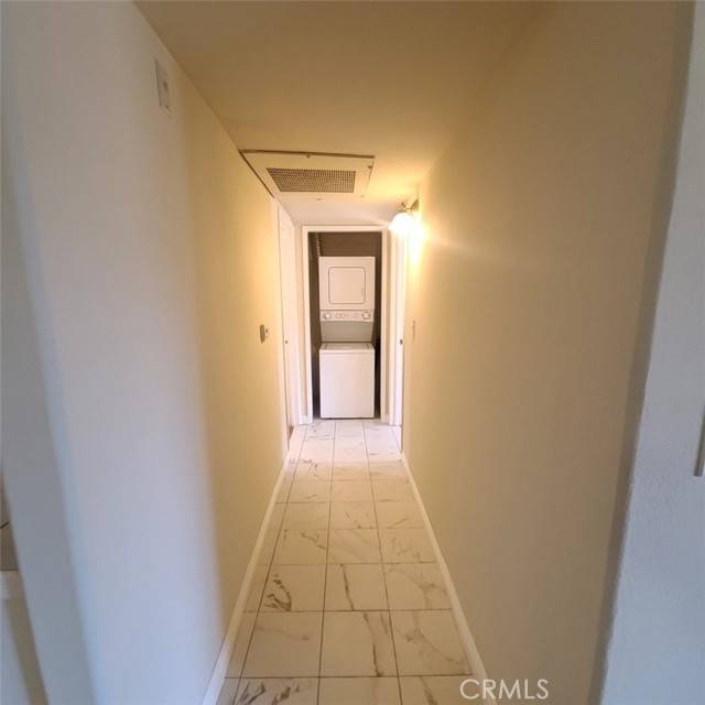 Sherman Oaks, CA 91403,5060 Kester AVE 101