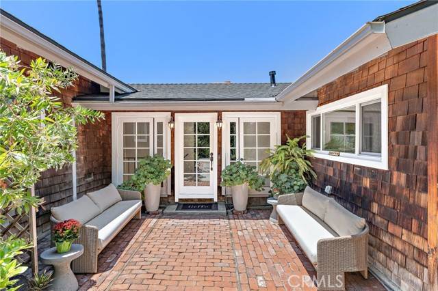 Laguna Beach, CA 92651,1212 Morningside DR