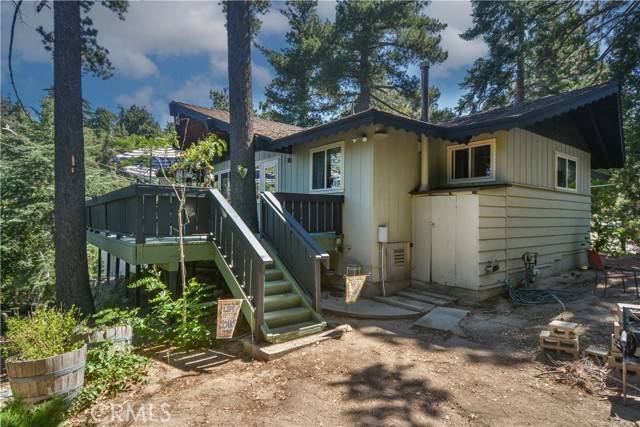 Crestline, CA 92325,1121 Chateau DR