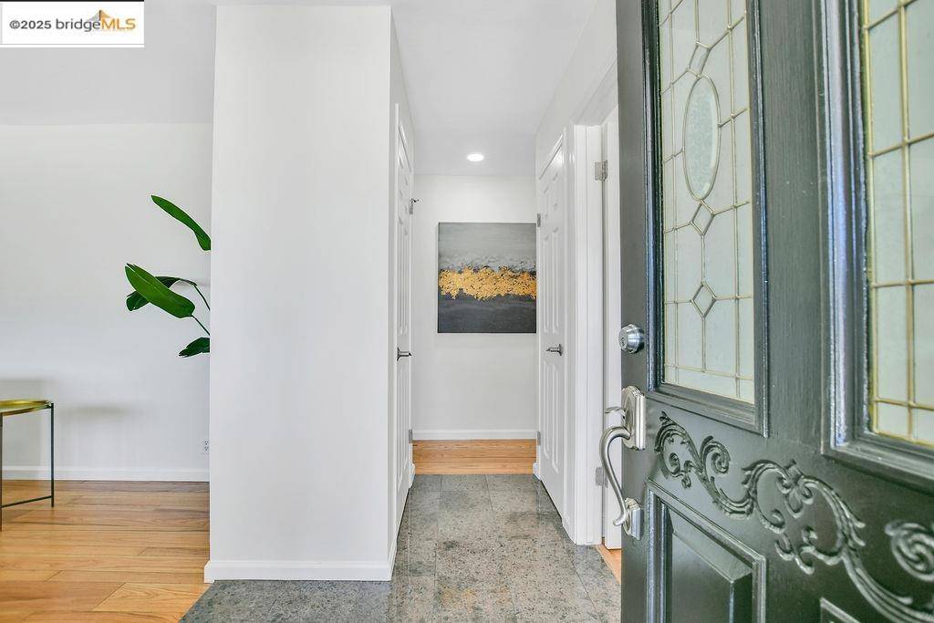 Pleasanton, CA 94566,789 E Angela St