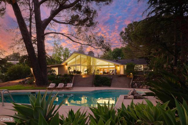La Crescenta, CA 91214,5445 La Crescenta AVE