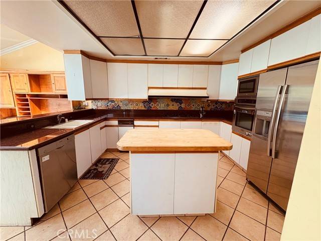 Winnetka, CA 91306,19931 LORNE