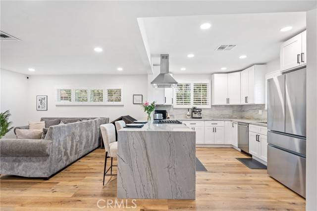 Woodland Hills, CA 91364,4743 Topanga Canyon BLD