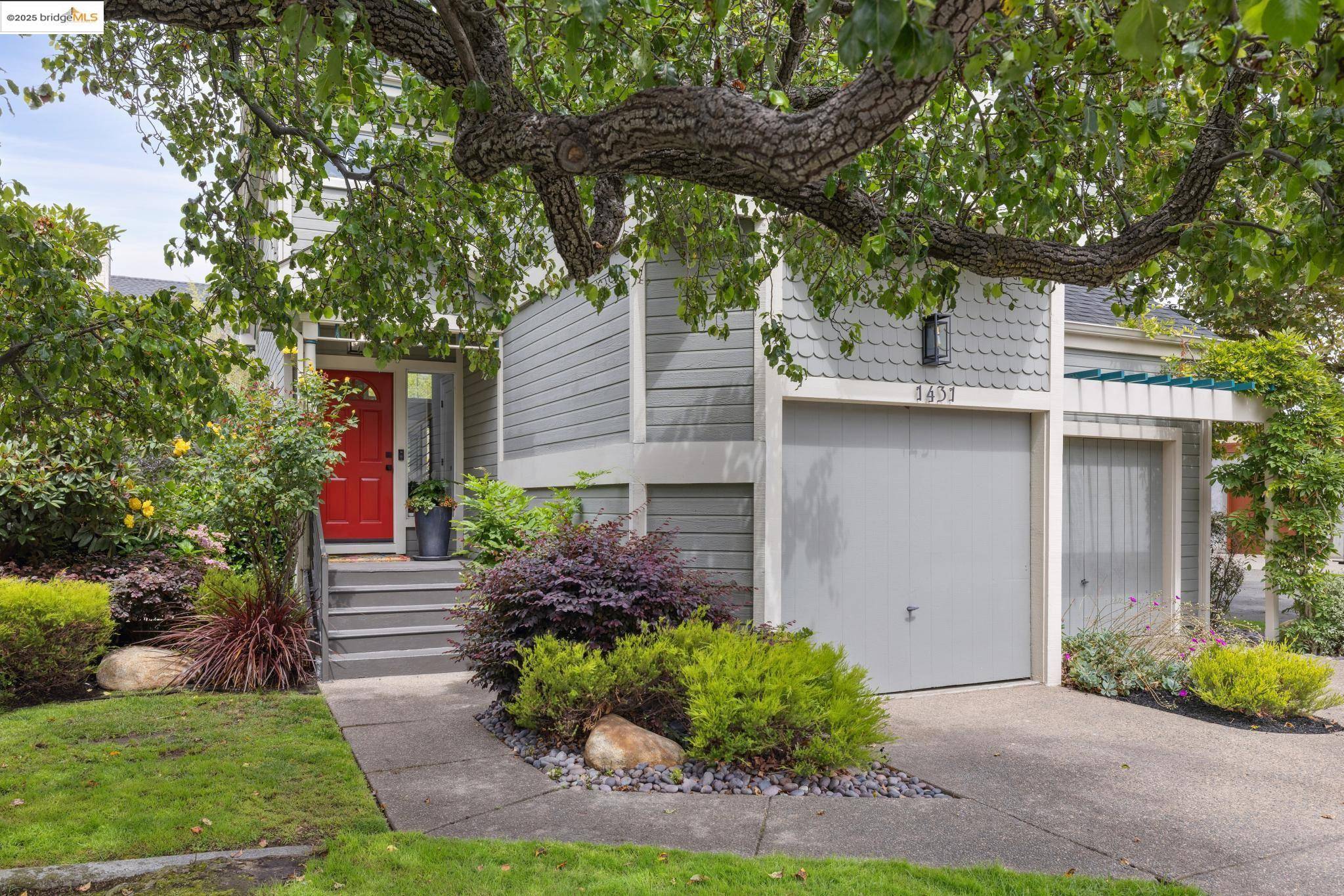 Oakland, CA 94612,1431 West ST