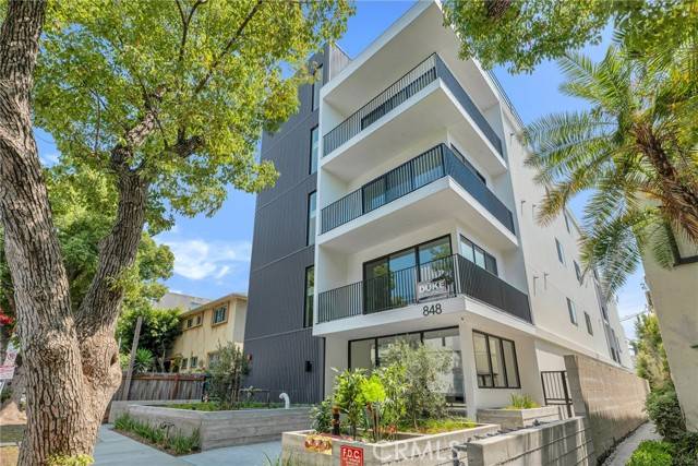 West Hollywood, CA 90046,848 N. Hayworth 303