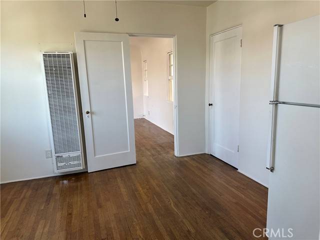 Los Angeles, CA 90019,1719 3rd AVE