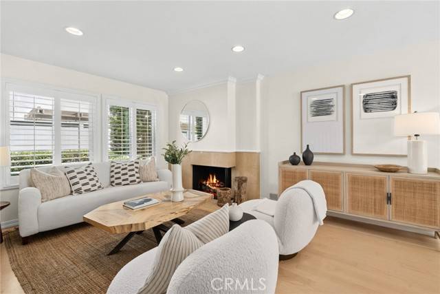 Newport Beach, CA 92660,1069 Dover DR