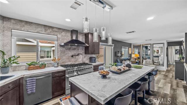 Laguna Hills, CA 92653,23301 Ridge Route DR 95