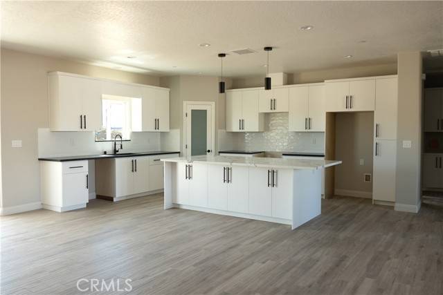 Apple Valley, CA 92308,12409 Pawnee RD