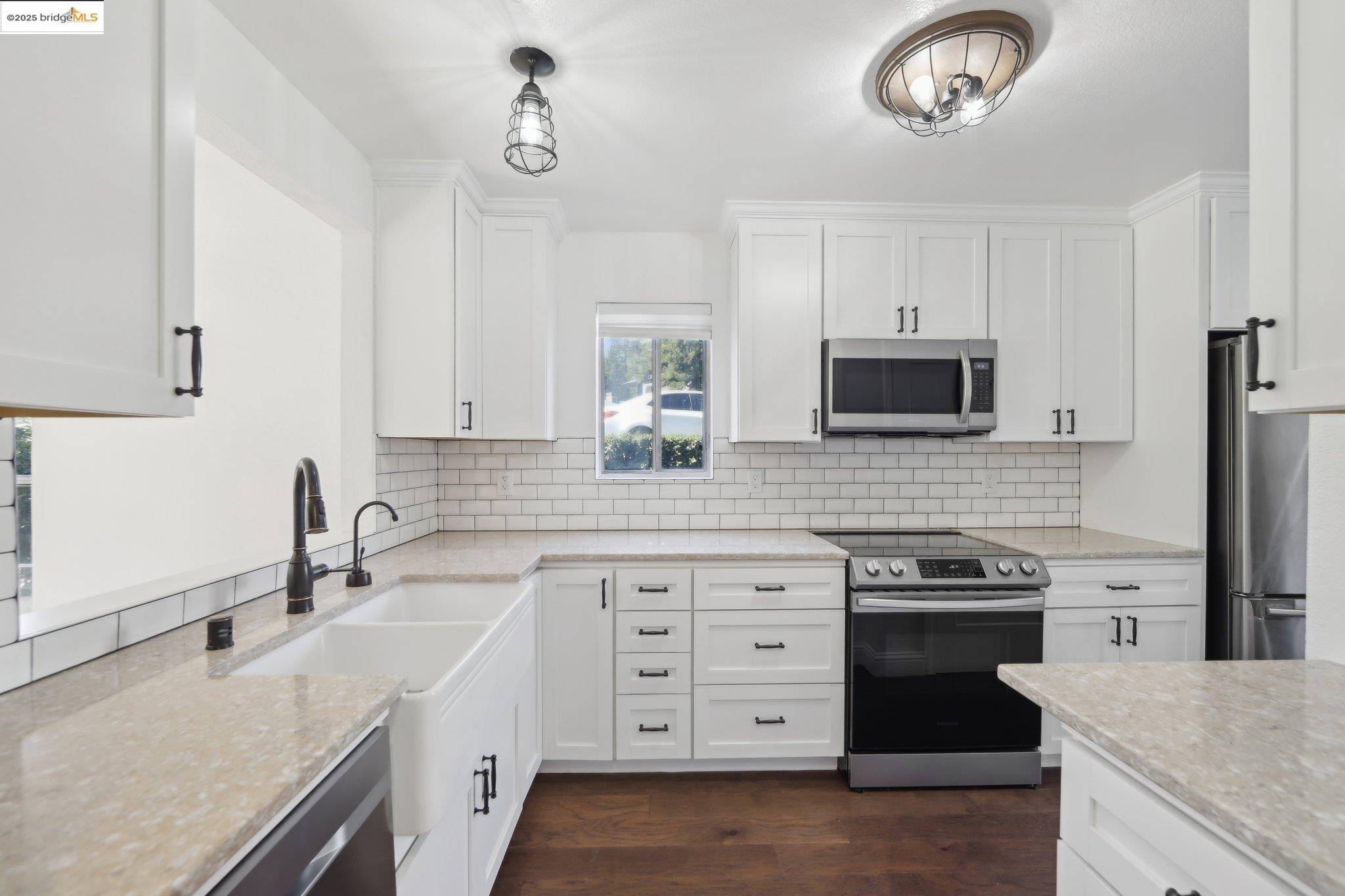 Martinez, CA 94553,204 Pebblecreek Ct