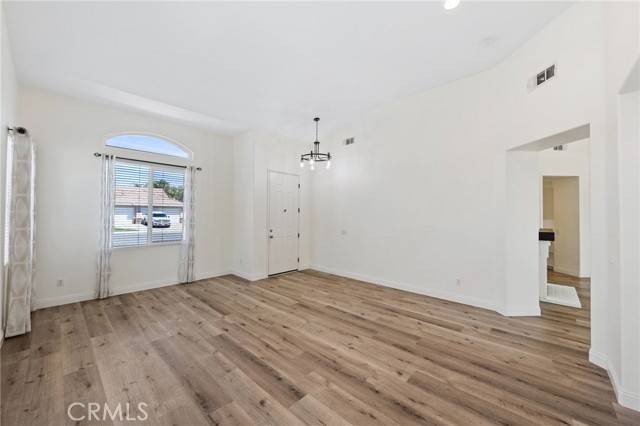 Murrieta, CA 92562,39669 Candy Apple WAY