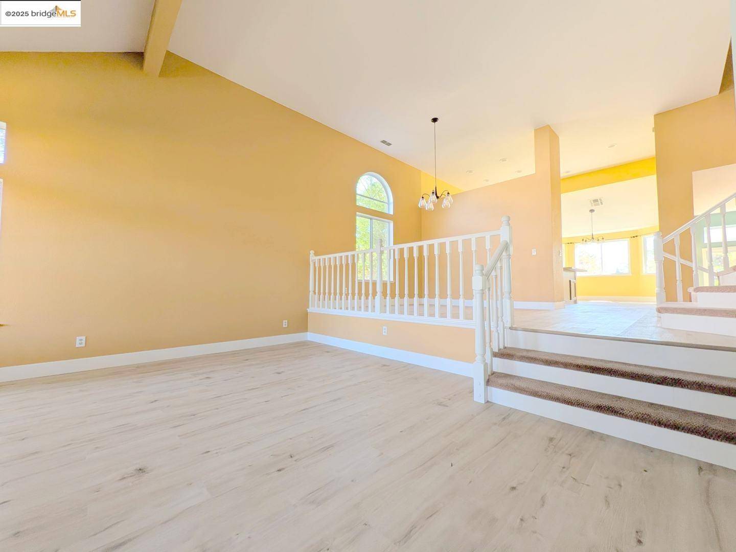 Sacramento, CA 95829,9488 Lockeridge WAY