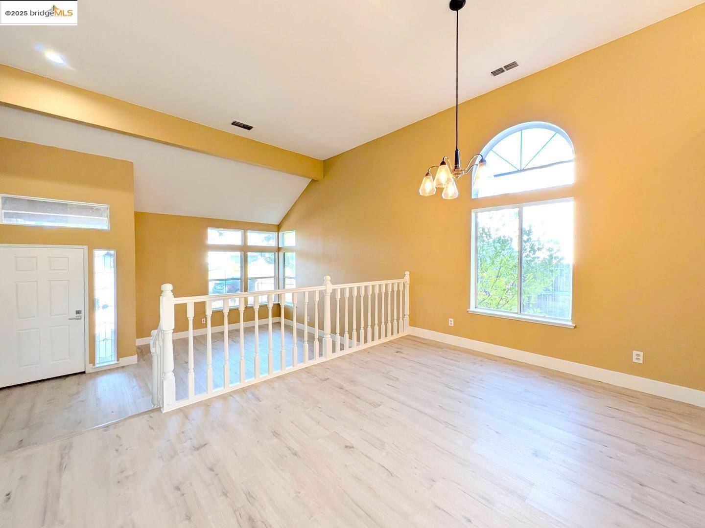 Sacramento, CA 95829,9488 Lockeridge WAY