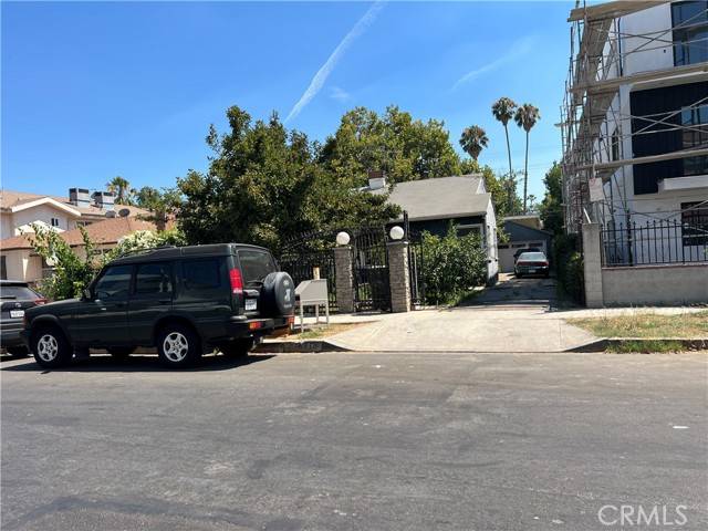 Van Nuys, CA 91401,14418 Tiara ST