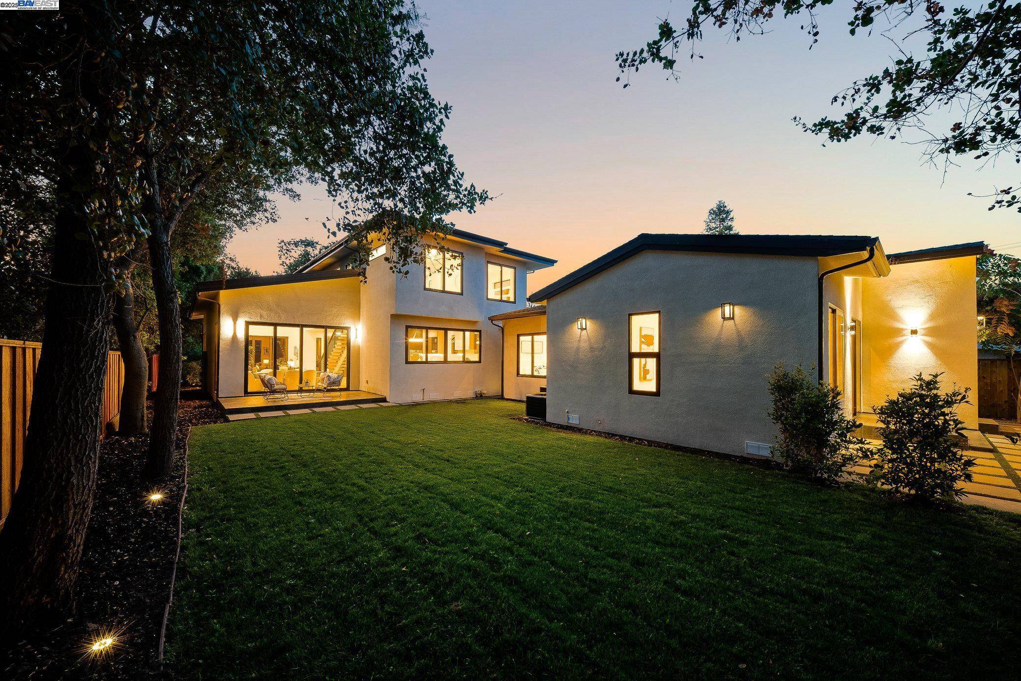 Palo Alto, CA 94306,923 Shauna