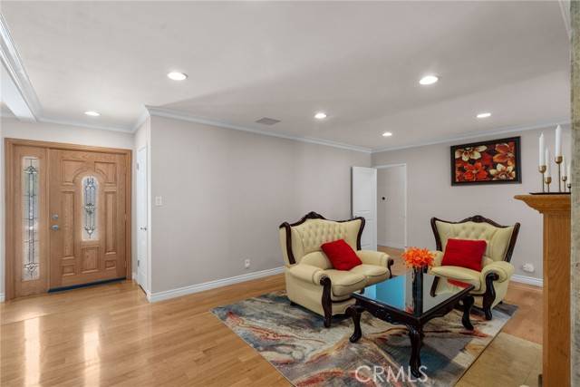 Northridge, CA 91324,8957 Eames AVE