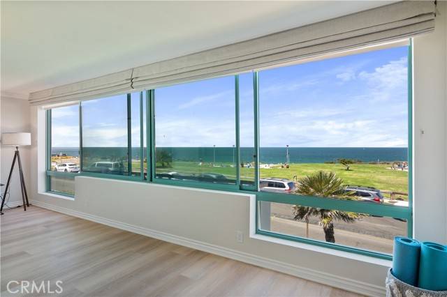 Redondo Beach, CA 90277,201 Calle Miramar 8