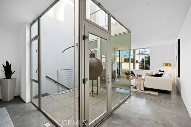 Venice, CA 90291,1121 Abbot Kinney BLD 3