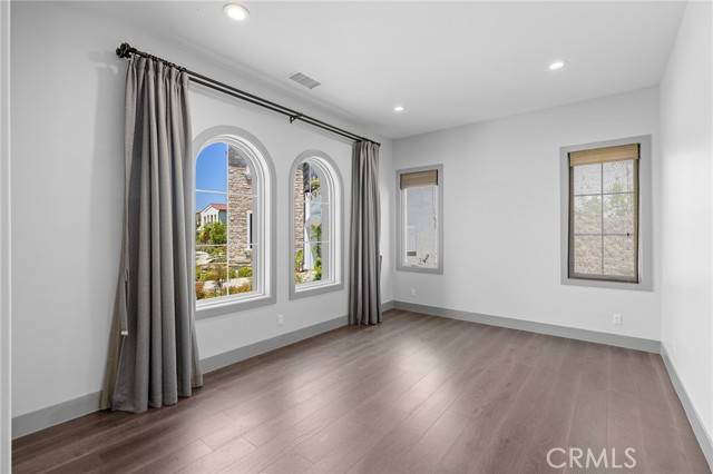 Irvine, CA 92618,53 Thrasher