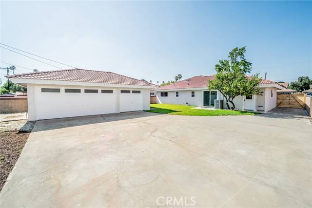 Fontana, CA 92335,17379 Orchid DR