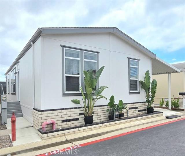 Huntington Beach, CA 62646,21851 Newland ST 44