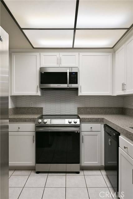 Laguna Woods, CA 92637,3241 San Amadeo 2H